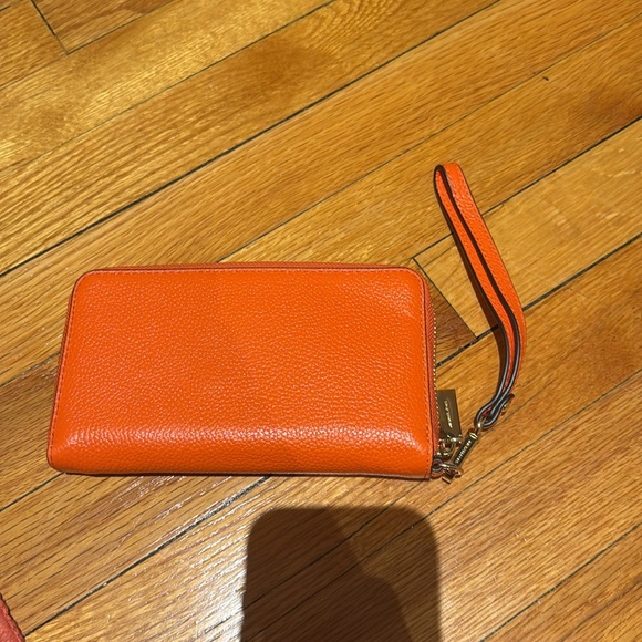 Michael Kors wristlet wallet - Picture 2 of 6